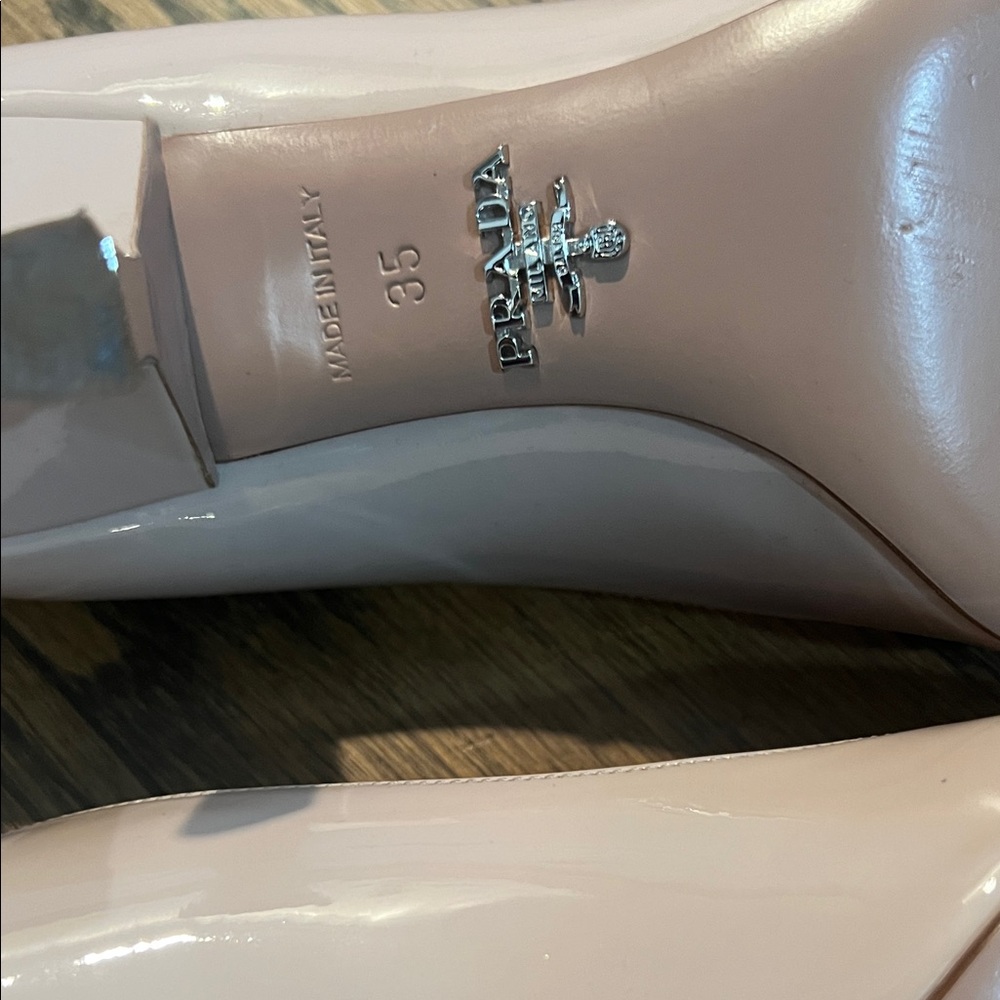 Prada Women's Leather Heels 👠 - Picture 3 of 6
